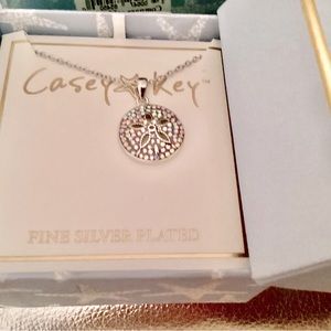 Pretty star fish necklace nice sparkle